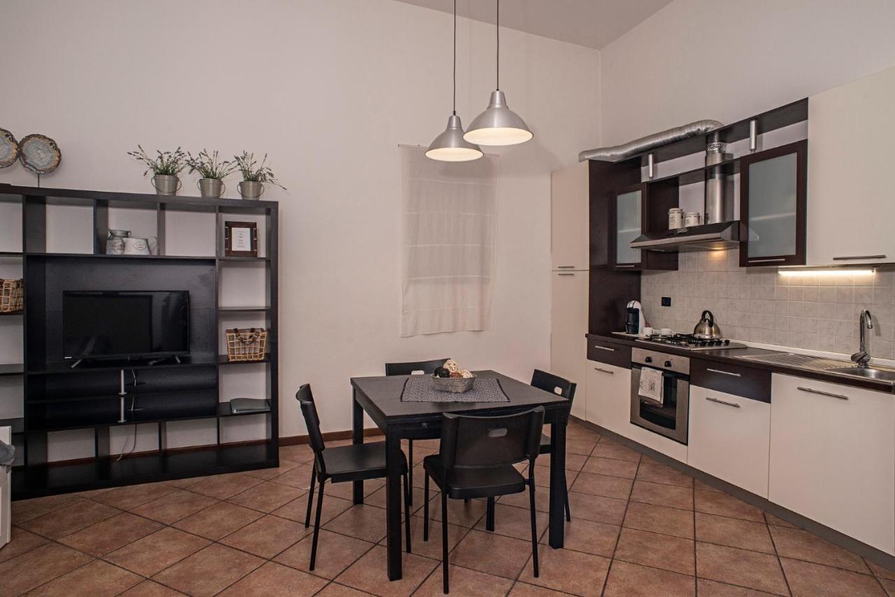 Apartamento Cortile Del Forno Nel Centro Storico Arona Exterior foto
