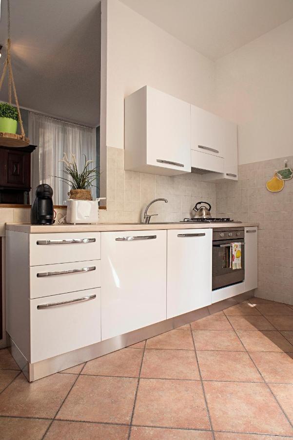 Apartamento Cortile Del Forno Nel Centro Storico Arona Exterior foto