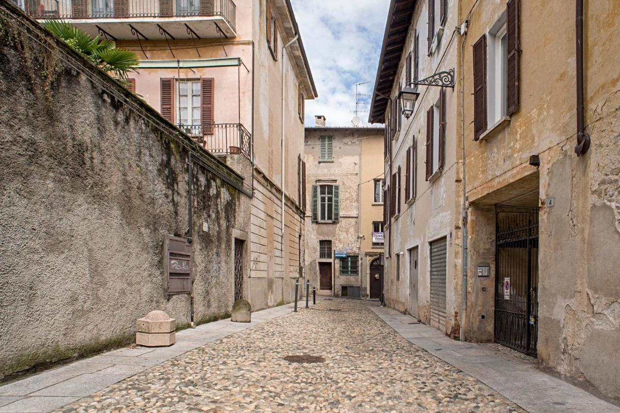 Apartamento Cortile Del Forno Nel Centro Storico Arona Exterior foto