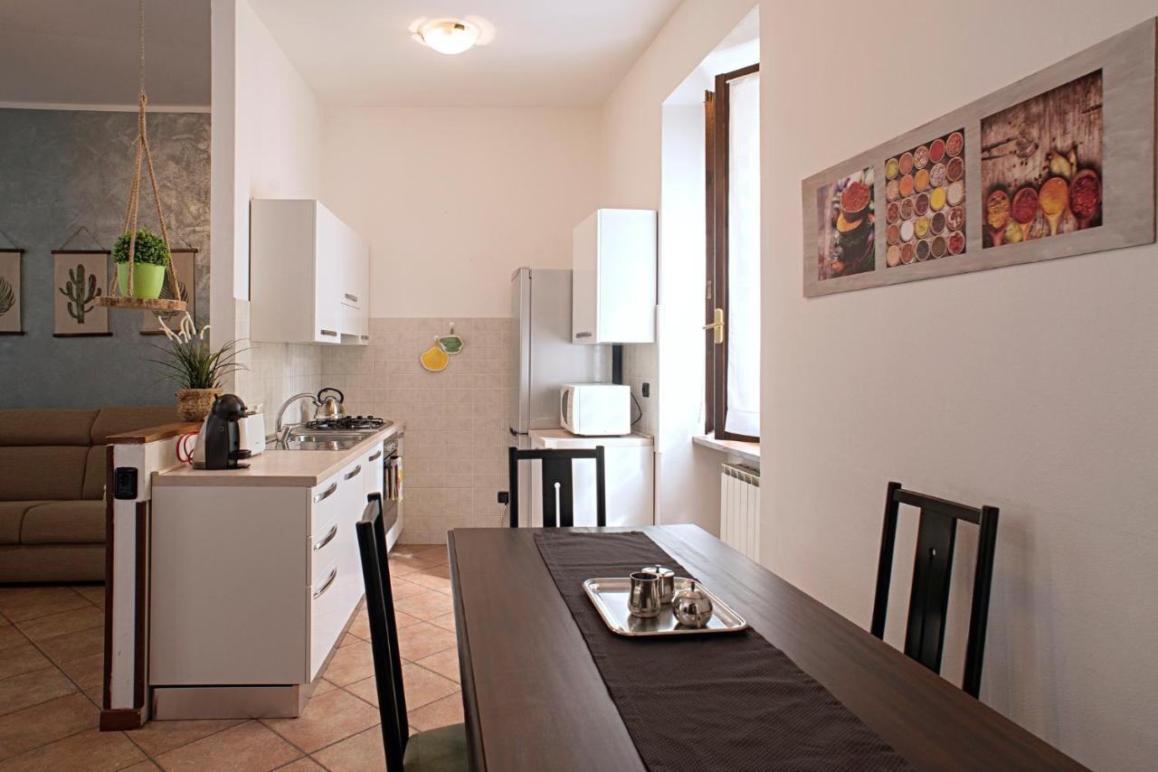 Apartamento Cortile Del Forno Nel Centro Storico Arona Exterior foto