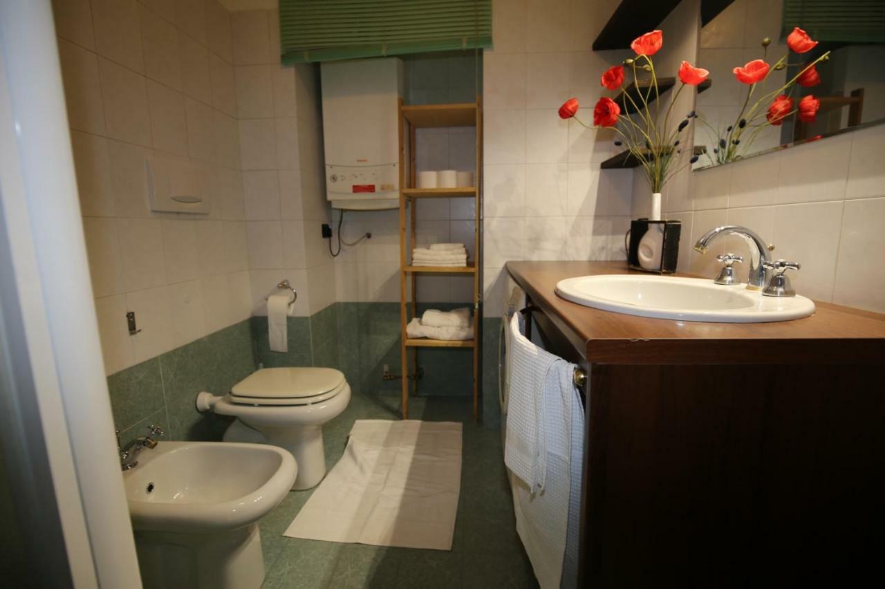 Apartamento Cortile Del Forno Nel Centro Storico Arona Exterior foto
