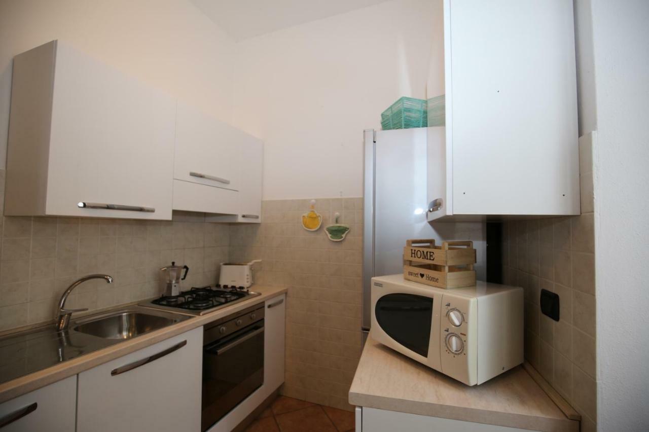 Apartamento Cortile Del Forno Nel Centro Storico Arona Exterior foto