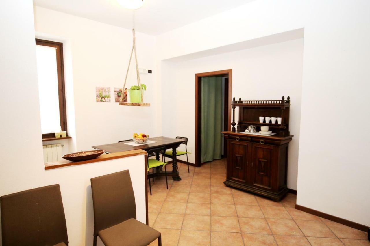 Apartamento Cortile Del Forno Nel Centro Storico Arona Exterior foto