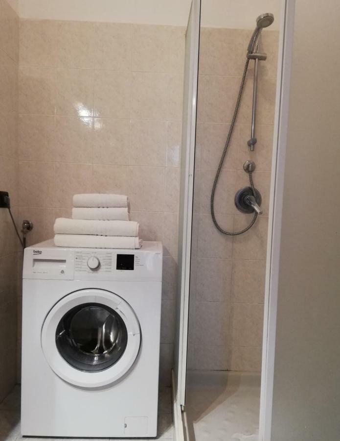Apartamento Cortile Del Forno Nel Centro Storico Arona Exterior foto