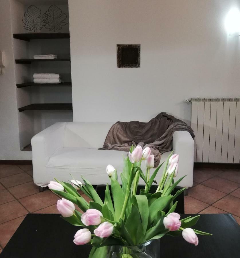 Apartamento Cortile Del Forno Nel Centro Storico Arona Exterior foto