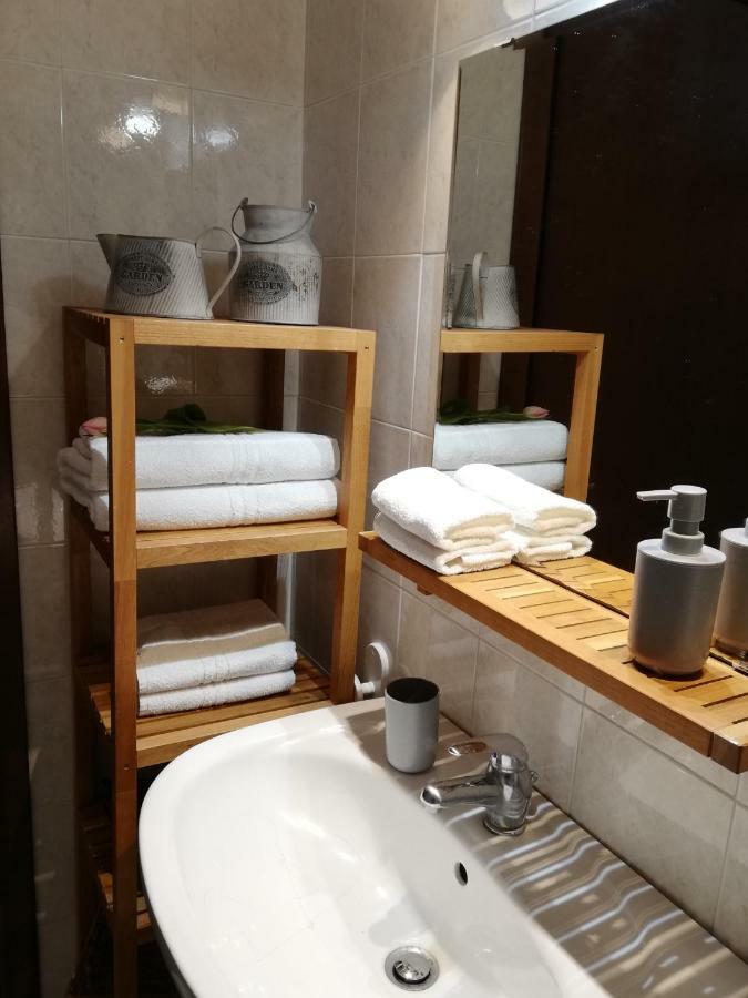 Apartamento Cortile Del Forno Nel Centro Storico Arona Exterior foto
