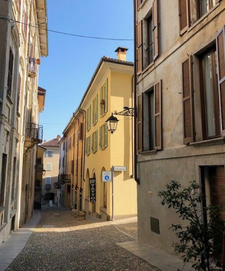Apartamento Cortile Del Forno Nel Centro Storico Arona Exterior foto